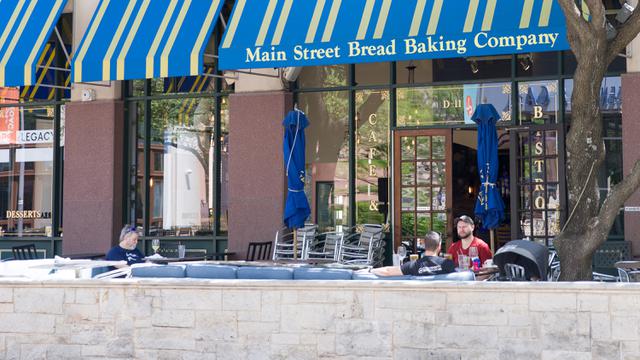 FOTO: Texas Kembali Buka Kegiatan Bisnis