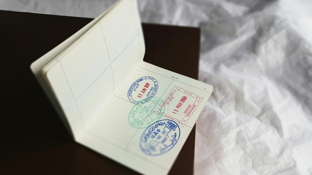 Inovasi Unik dari Korea Selatan, WN Asing Kini Bisa Perpanjang Visa di Minimarket