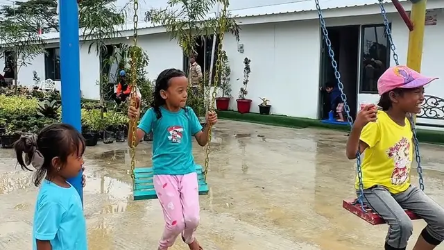 Warga Aceh Tamiang mulai menghuni rumah sementara yang dibangun pemerintah.