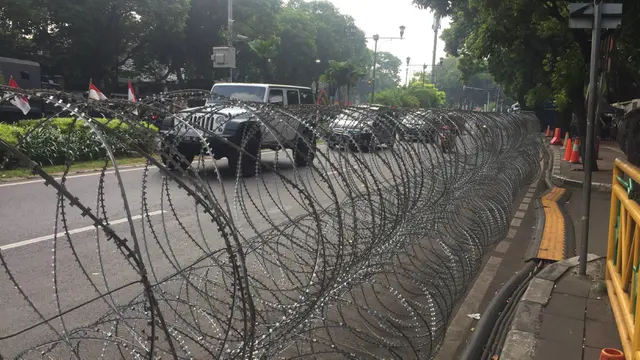 KPU melangsungkan rapat pleno hasil Pemilu 2019 di luar negeri.