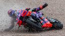 Pembalap Prima Pramac Racing, Jorge Martin terjatuh saat MotoGP Jerman 2024 yang berlangsung di Sirkuit Sachsenring, Jerman, Minggu (07/07/2024) waktu setempat. (AFP/Radek Mica)