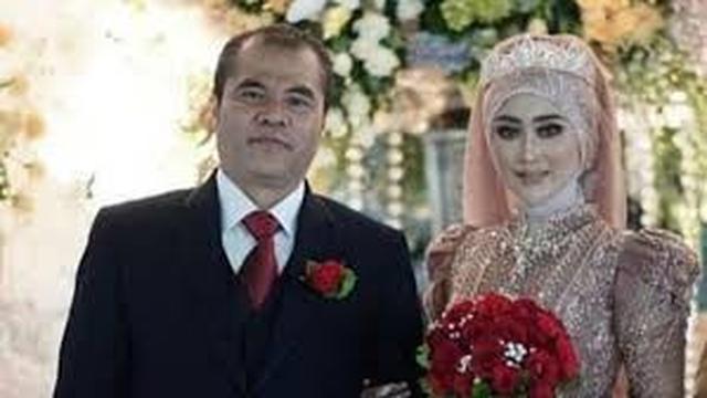 Pernikahan Aceng Fikri dengan mojang asal Bandung beberapa waktu lalu