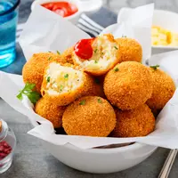 potato cheese ball yang lumer di mulut/shutterstock/nelea33