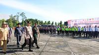 Gelar pasukan siaga bencana alam di Riau yang digelar di halaman Kantor Gubernur Riau. (Liputan6.com/M Syukur)