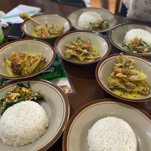 Rekomendasi Tempat Makan Ayam Lodho di Tulungagung