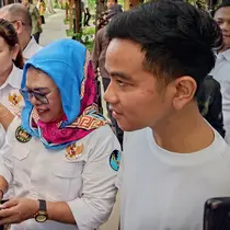 Wali Kota Solo Gibran Rakabuming Raka mendatangi acara makan siang dengan sejumlah organ relawan pendukung Presiden Joko Widodo (Jokowi). (Foto: Ahda Bayhaqi/Merdeka.com).
