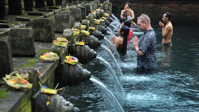 [Bintang] 7 Pura yang Harus Kamu Sambangi Saat 'Traveling' ke Bali