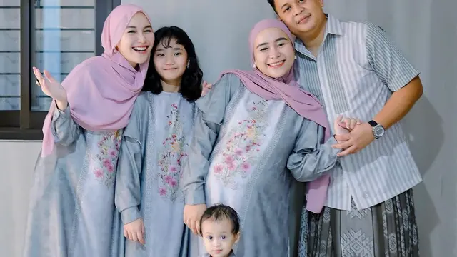 8 Potret Ayu Ting Ting Rayakan Idul Adha Tanpa Orang Tua, Tampil Berhijab