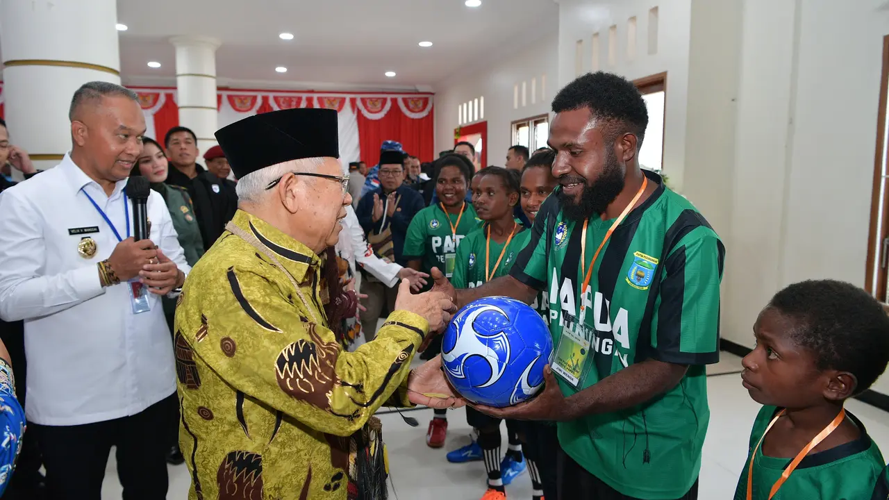 Wakil Presiden (Wapres) RI Ma'ruf Amin saat menghadiri peresmian pencanangan Program Strategis Nasional (PSN) dan Program Strategis Provinsi Papua Pegunungan di Wamena, Rabu (05/06/2024).