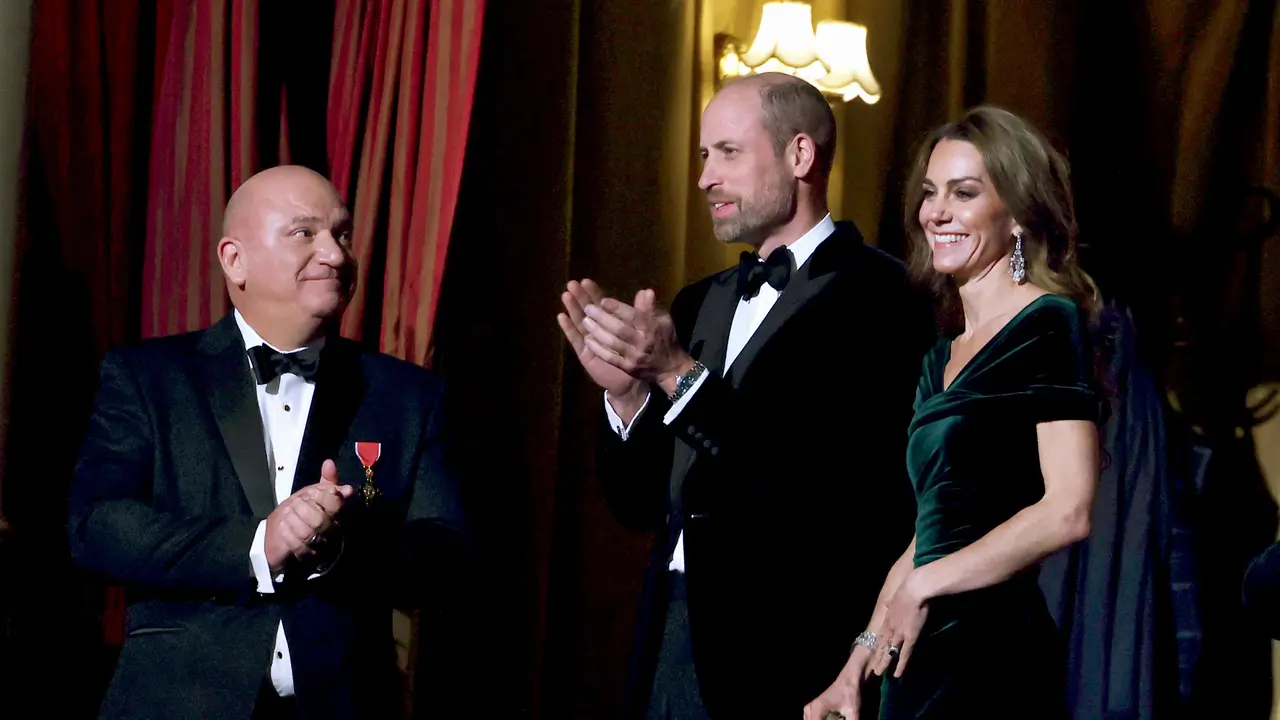Gaya Serasi Kate Middleton dan Pangeran William di Karpet Merah, Penampilan Glamor Perdana Setelah Absen 2 Tahun