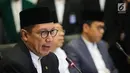 Menteri Agama Lukman Hakim Saifuddin, memberikan keterang pers penetapan 1 Syawal 1438 H di Kementerian Agama, Jakarta, Sabtu (24/6). Hasil Sidang Isbat menetapkan 1 syawal 1438 H jatuh pada Minggu (25/6). (Liputan6.com/Faizal Fanani)