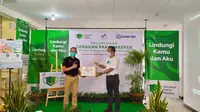 Emtek Peduli Corona menyalurkan sumbangan dan dukung gerakan peduli masker di pasar tradisional, Senin (29/6/2020)