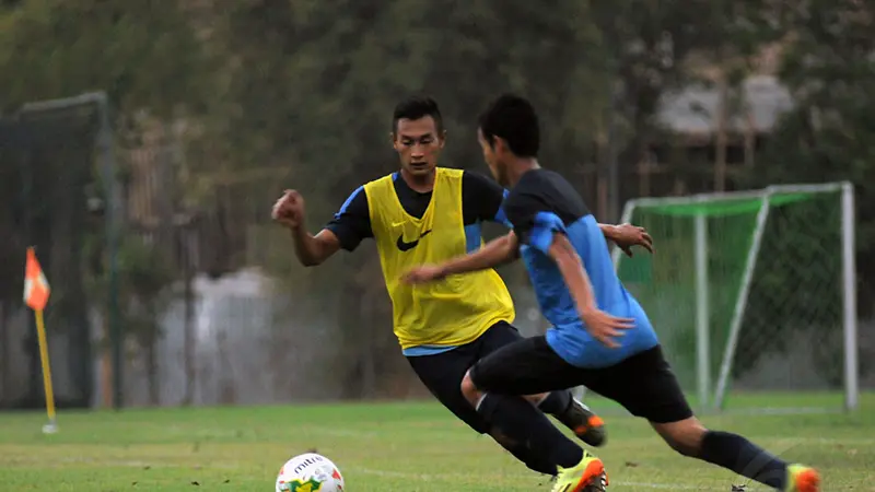 Pemain Timnas U19 Indonesia Berlatih Bersama Seniornya