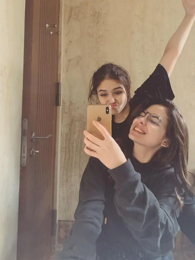 Kehilangan Sahabat di Hari Ultah, Ini 6 Potret Kenangan Steffi Zamora dan Laura Anna