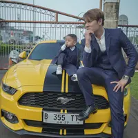 Potret Rizky Billar bersama anaknya (Sumber: Instagram/@rizkybillar)
