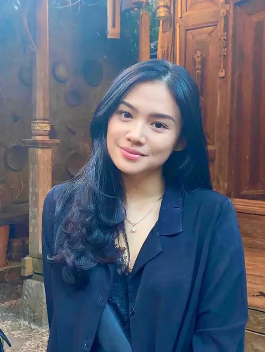 Beberapa waktu lalu Tiara juga sempat jadi pemberitaan setelah Dhani mengungkap fakta jika putrinya dilamar oleh pria dari keluarga berdarah biru, meski akhirnya ditolak. (Instagram @tiaransvtr)