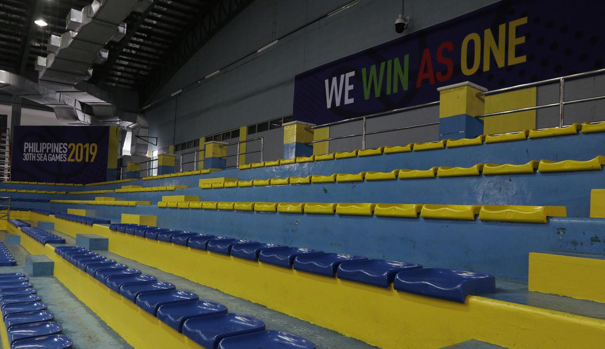 Suasana tribun venue bulutangkis SEA Games 2019 di Muntinlupa Sports Center, Manila, Sabtu (23/11). Cabang bulutangkis akan mulai bertanding pada Minggu (1/12). (Bola.com/M Iqbal Ichsan)