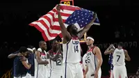 Amerika Serikat berhasil meraih medali emas basket Olimpiade Tokyo 2020 usai mengalahkan Prancis dengan skor 87-82 pada laga final di Saitama Super Arena, Sabtu (7/8) siang WIB. (Foto: AP/Eric Gay)