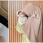 Potret Larissa Chou Ungkap Wajah Baby Alesha. (Sumber: Instagram/larissachou)