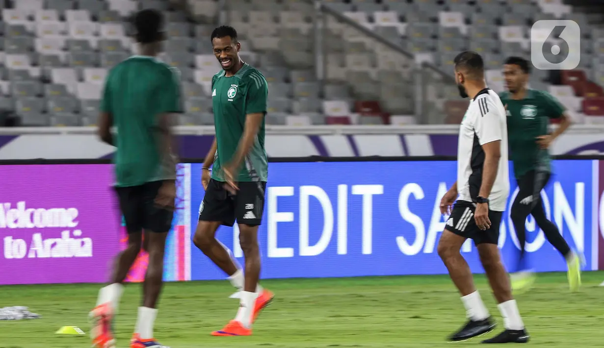 Menghadapi timnas Indonesia, Arab Saudi optimistis meraih tiga poin untuk menjaga peluang lolos di Grup C Kualifikasi Piala Dunia 2026. (Liputan6.com/Angga Yuniar)