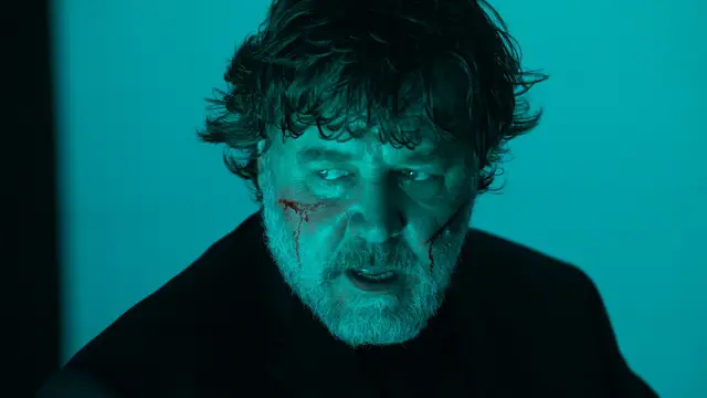 Russell Crowe sebagai Anthony Miller dalam film The Exorcism. (Foto: Dok. Miramax/ Outerbanks Entertainment)