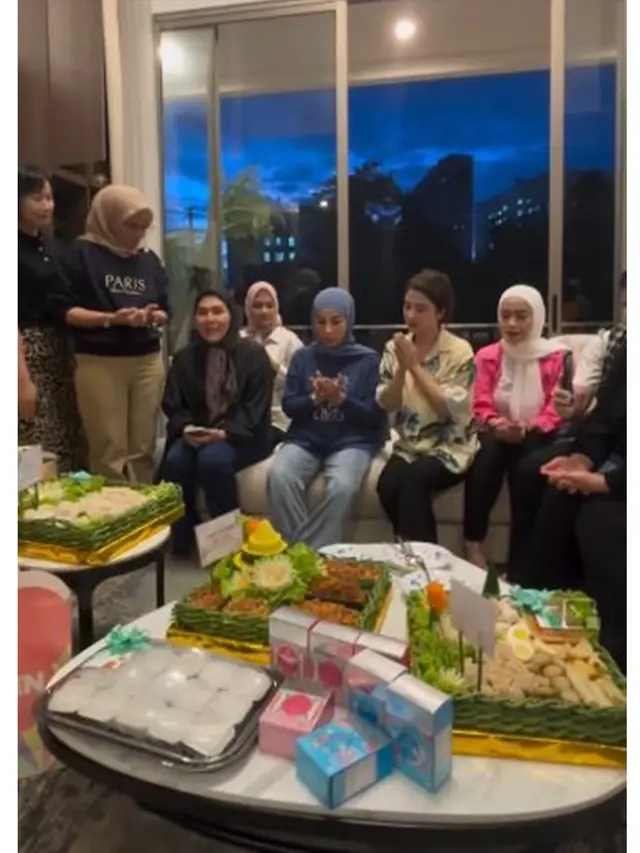 6 Momen Kejutan Ulang Tahun Dewi Perssik ke-39 dari Keluarga, Bahagia Bertambah