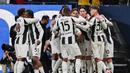 Pemain Juventus merayakan gol yang dicetak oleh Kenan Yildiz ke gawang AC Milan pada laga semifinal Piala Super Italia 2025 yang berlangsung di Al-Awwal Park, Riyadh, Arab Saudi, Sabtu (04/01/2024) dini hari WIB. (AFP/Fayez Nureldine)