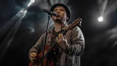 Saat tampil di Jatim Fair 2019, Padi Reborn membawakan lagu-lagu andalan band tersebut. Mulai Mahadewi, Semua Tak Sama, Love of My Life, Kasih Tak Sampai dan juga Begitu Indah. (Liputan6.com/IG/@jatimfair)