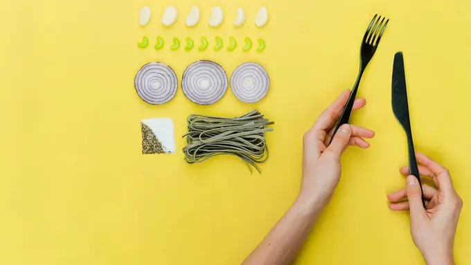 [Bintang] 3 Zodiak yang Kerap Gagal Diet karena Nggak Bisa Tahan Nafsu