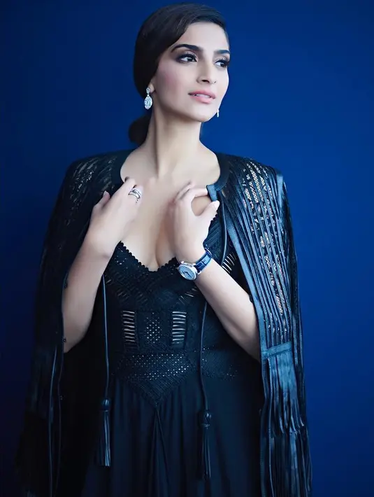 Tak hanya itu, Sonam Kapoor juga dikabarkan akan menggelar pesta pernikahan selama enam hari berturut-turut. "Mereka akan mengadakan pesta mewah tapi hanya dihadiri 300 orang," ujar seoorang sumber. (Foto: instagram.com/sonamkapoor)