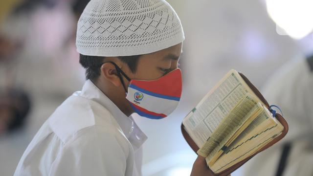 Para Santri Ikuti Khatam Al Quran Saat Pandemi