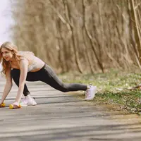 Olahraga secara konsisten dapat menjadi langkah sederhana untuk menjaga tubuh tetap aktif sekaligus mendukung kesejahteraan dalam jangka panjang. (Foto/Dok: Pexels)