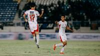 Gelandang Bali United, Teppei Yachida, berselebrasi setelah membobol gawang Arema FC pada laga BRI Super League 2025/2026 di Stadion Kanjuruhan, Kabutapen Malang, Jumat (6/3/2026). (Bola.com/Alit Binawan)