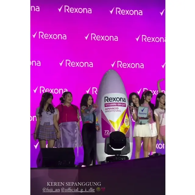 6 Potret Fuji di Acara Fancon (G)I-DLE, Dihujat karena Tak Hafal Gerakan Dance