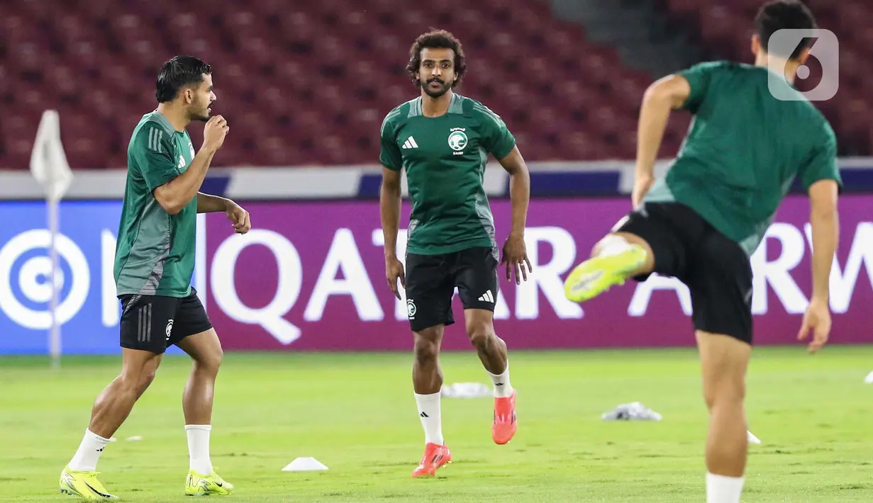 Laga antara timnas Arab Saudi dan Indonesia diprediksi akan berjalan ketat dan sengit. (Liputan6.com/Angga Yuniar)