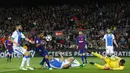 Striker Barcelona, Luis Suarez, saat pertandingan melawan Leganes pada laga La Liga di Stadion Camp Nou, Sabtu (7/4/2018). Barcelona menang 3-1 atas Leganes. (AP/Manu Fernandez)