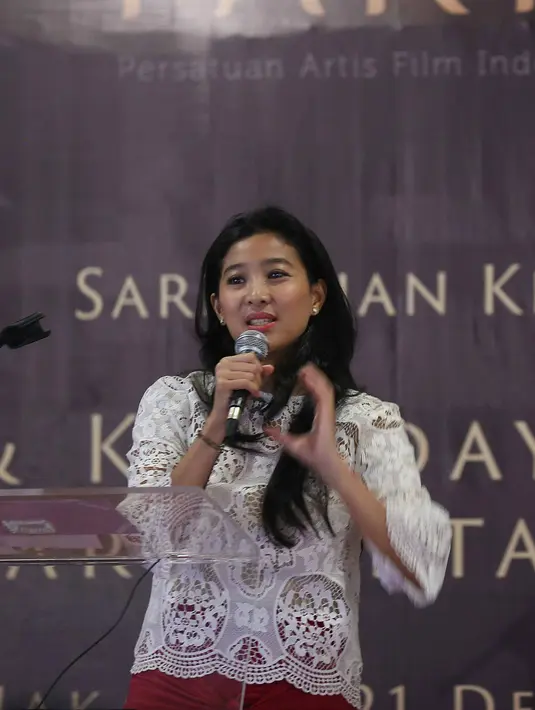 Beban yang dirasakan sebagai pemain dan produser yang membuat gugup dan deg-degan. Apalagi, ini merupakan pengalaman pertamanya bagi Olivia Zalianty. (Nurwahyunan/Bintang.com)