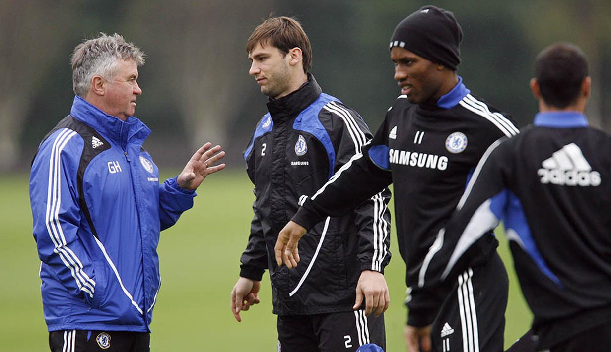 Guus Hiddink sendiri sebelumnya sudah pernah melatih The Blues pada periode Februari hingga Juni 2009. (AFP/Glyn Kirk)
