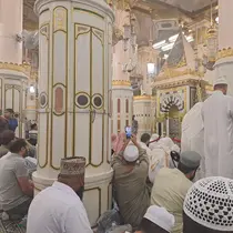 Sejak pandemi, Pemerintah Arab Saudi memang memberlakukan tasrih kepada jemaah yang ingin masuk ke raudhah. Selain tasreh, jemaah haji juga bisa secara mandiri mendaftar masuk raudhah di aplikasi Nusuk. (Foto:Liputan6/Nafiysul Qodar)