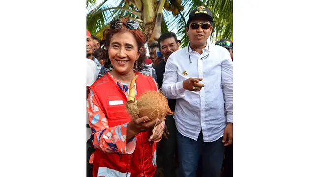 Tak Lagi Jadi Menteri, Ini 6 Gaya Blusukan Susi Pudjiastuti yang Dikangenin Netizen