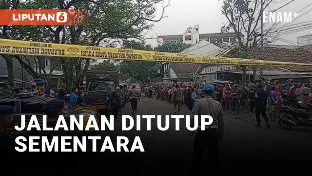 Ledakan diduga bom bunuh diri terjadi di Polsek Astana Anyar, Kota Bandung, Rabu pagi (7/12/2022). Sebagian ruas Jalan Astana Anyar, Kota Bandung, Jawa Barat, ditutup sementara akibat ledakan diduga bom bunuh diri tersebut.