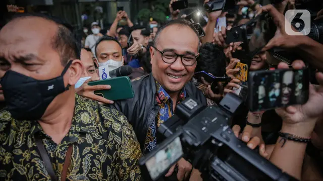 Ekspresi Lelah Ayah Mario Dandy Rafael Alun Trisambodo Usai Diperiksa KPK Selama 8 Jam