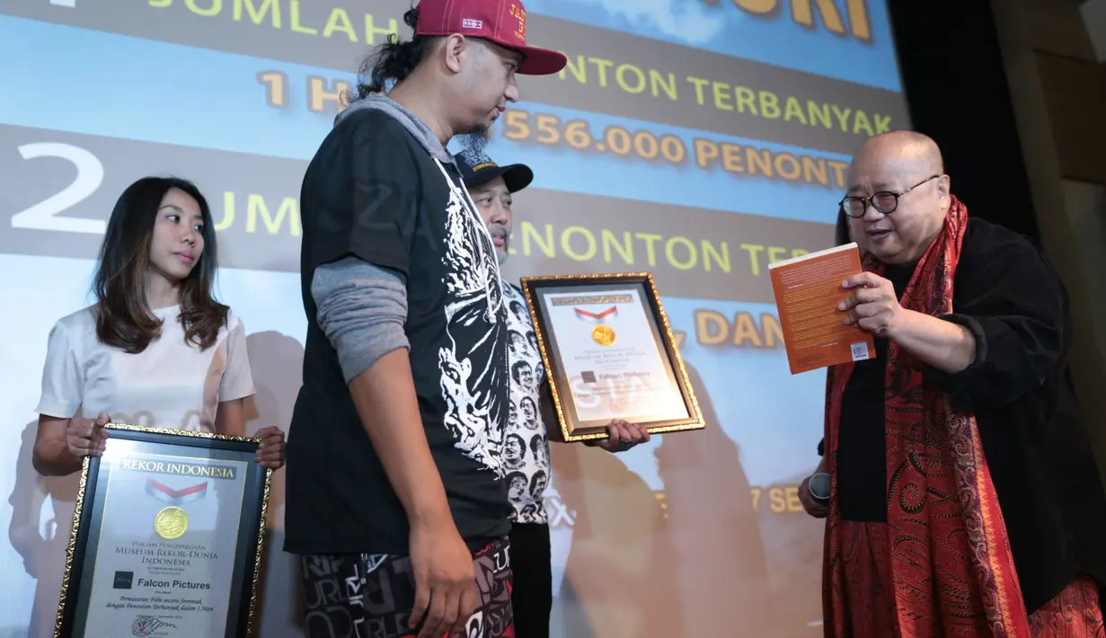 Film yang dibintangi oleh Tora Sudiro, Vino G Bastian dan Abimana Aryasatya itu juga berhasil menembus angka 3.735.000 pada hari ke-9 penayangan. (Adrian Putra/Bintang.com)