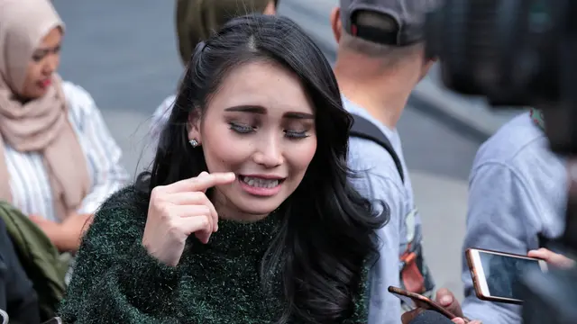 [Bintang] Ayu Ting Ting