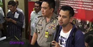 Setelah Ayu Ting Ting, Julia Perez, dan Denny Cagur yang diperiksa mengenai kasus Zaskia Gotik hina lambang Negara. Kini Raffi Ahmad juga terseret dan mendapatkan 21 pertanyaan dari kepolisian.