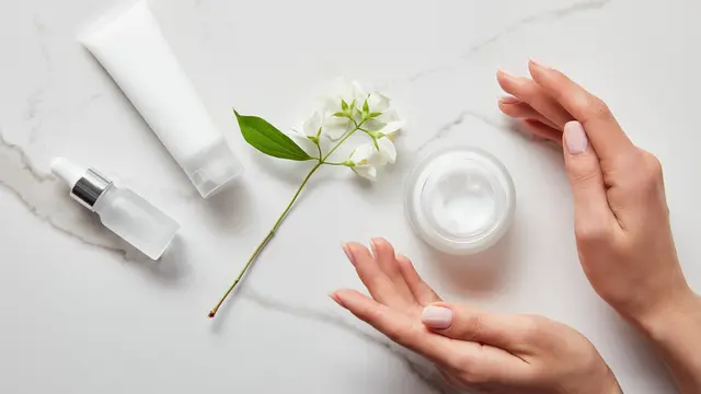 7 Skincare Wajib Selama Bulan Puasa, Jaga Kulit Tetap Sehat dan Cantik Sepanjang Hari