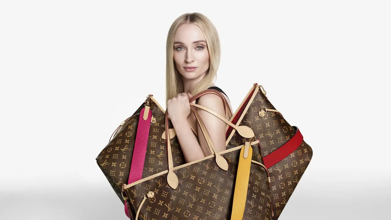 Tas Pilihan Sophie Turner dari Louis Vuitton, Multifungsi Dapat Dibolak-balik