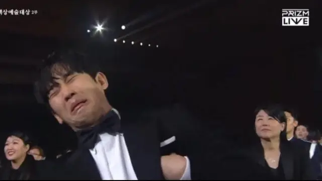 Kim Soo Hyun Menang Popularity Baeksang Arts Awards 2024, Tak Ada Ucapan Terima Kasih untuk Kim Ji Won