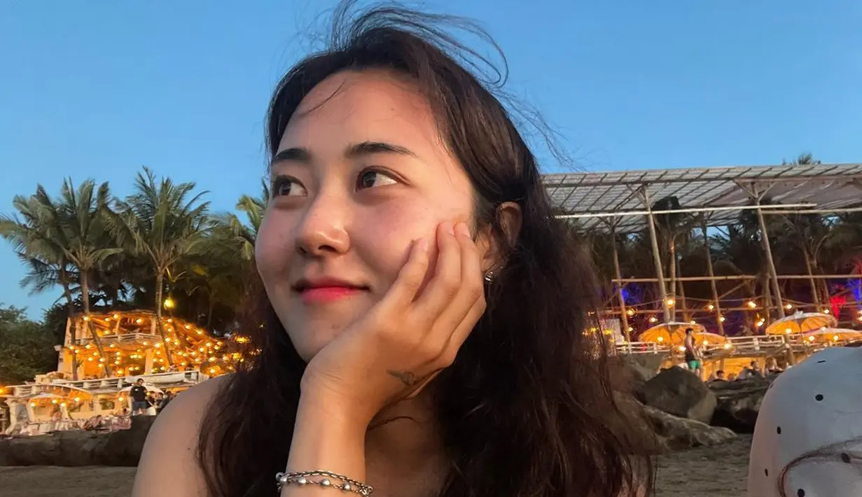 Awalnya, penggemar mengira kepergian Gayoon hanyalah liburan biasa, namun Gayoon memberi tahu pengikutnya sekilas tentang kehidupan barunya di Bali.. [@gayoon_heo]