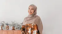 Zaskia beruntung, lantaran sang adik, Shireen Sungkar selalu mengabulkan berbagai jenis makanan yang diidamkannya. Bahkan tak jarang, Zaskia berpura-pura ngidam agar dibelikan oleh sang adik. (Instagram/zaskiasungkar15)